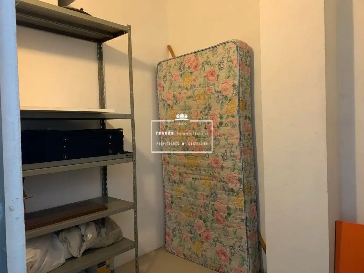 Habitación de Piso en venta en Castellón de la Plana / Castelló de la Plana con Terraza, Trastero y Balcón