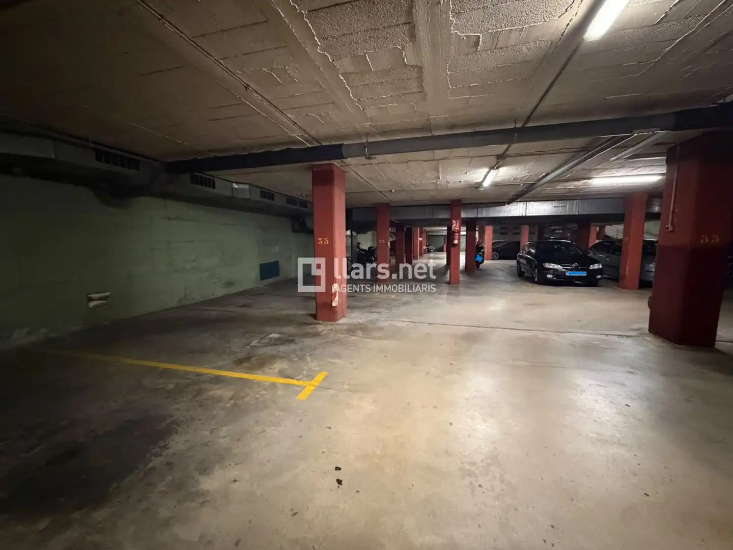 Parkplatz von Garage zur Miete in Centre Vila 