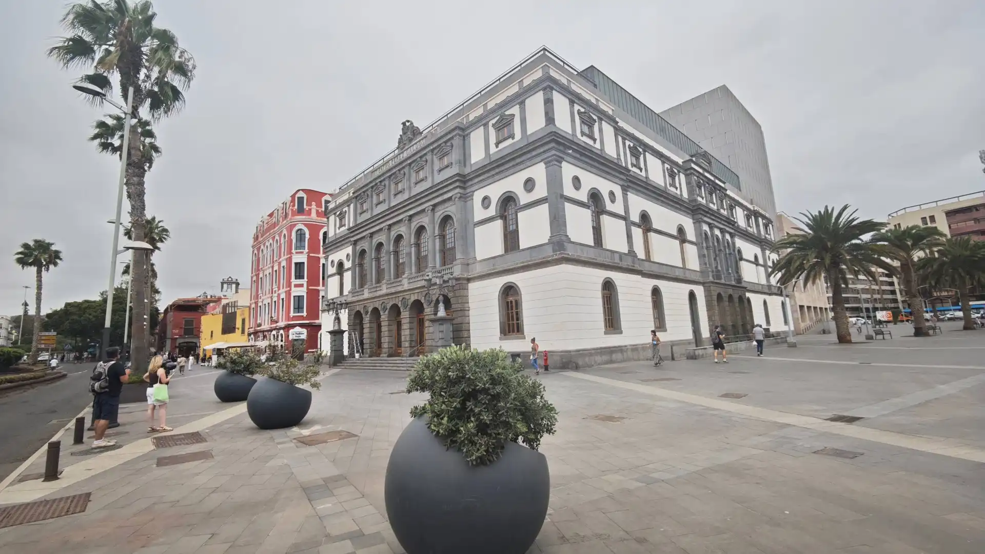 Außenansicht von Wohnung zur Miete in Las Palmas de Gran Canaria mit Balkon