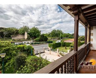 Vista exterior de Casa o xalet en venda en Santander amb Terrassa