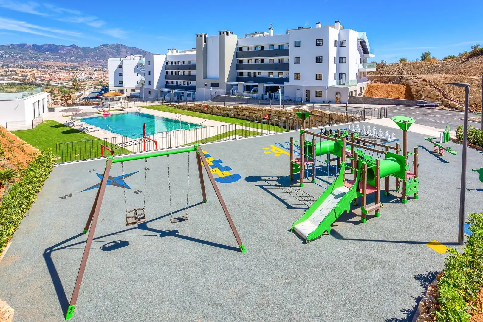 Piscina de Apartament en venda en Mijas amb Aire condicionat, Calefacció i Jardí privat