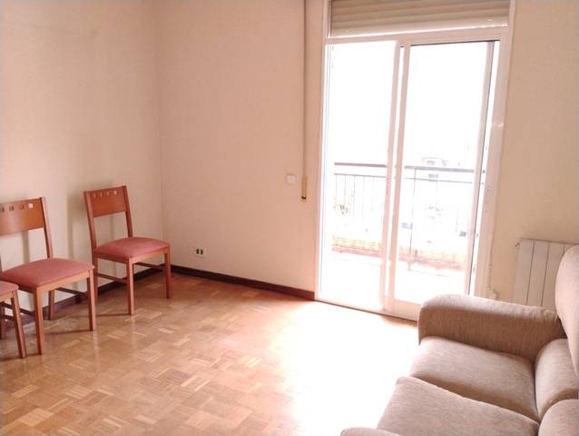 Piso en Venta en Calle de Ofelia Nieto en Valdezarza