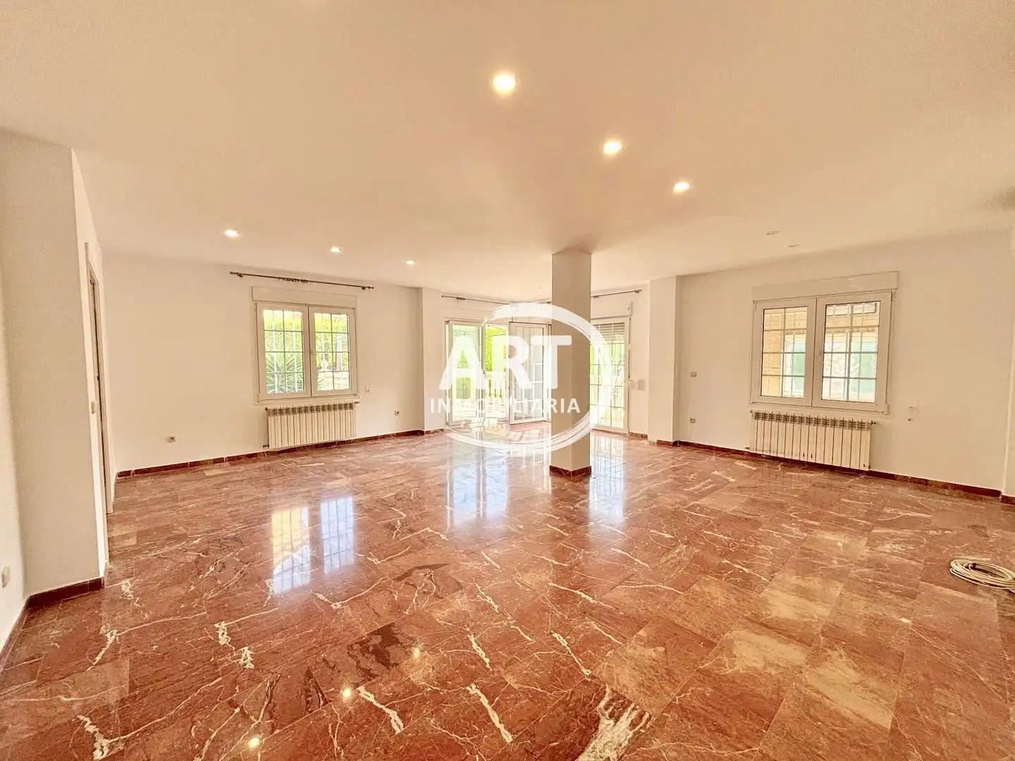 Sala d'estar de Casa o xalet de lloguer en L'Eliana amb Aire condicionat, Calefacció i Jardí privat