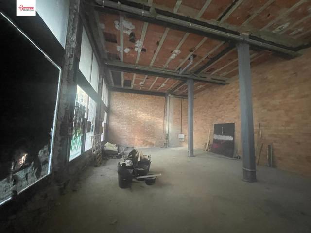 Local comercial en Venta en Plaza VIRGEN DEL MANZANO en Reyes Católicos