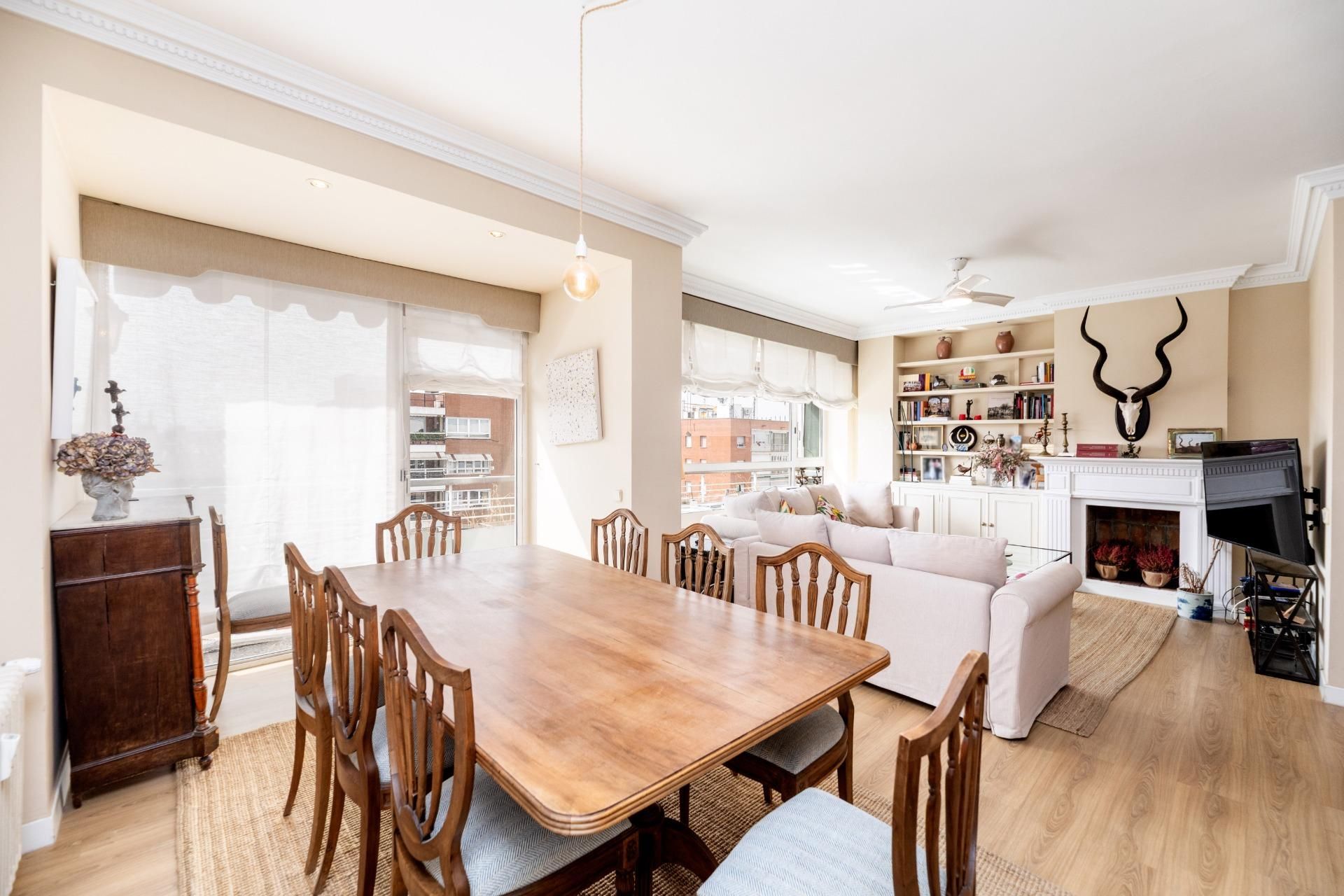 Dining room of Flat for sale in  Madrid Capital  with Air Conditioner, Heating and Terrace