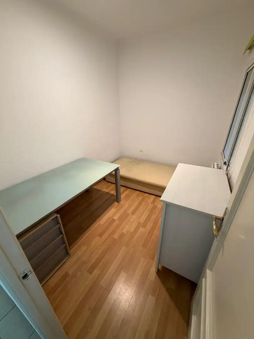 Habitación de Piso en venta en Sabadell con Calefacción y Balcón