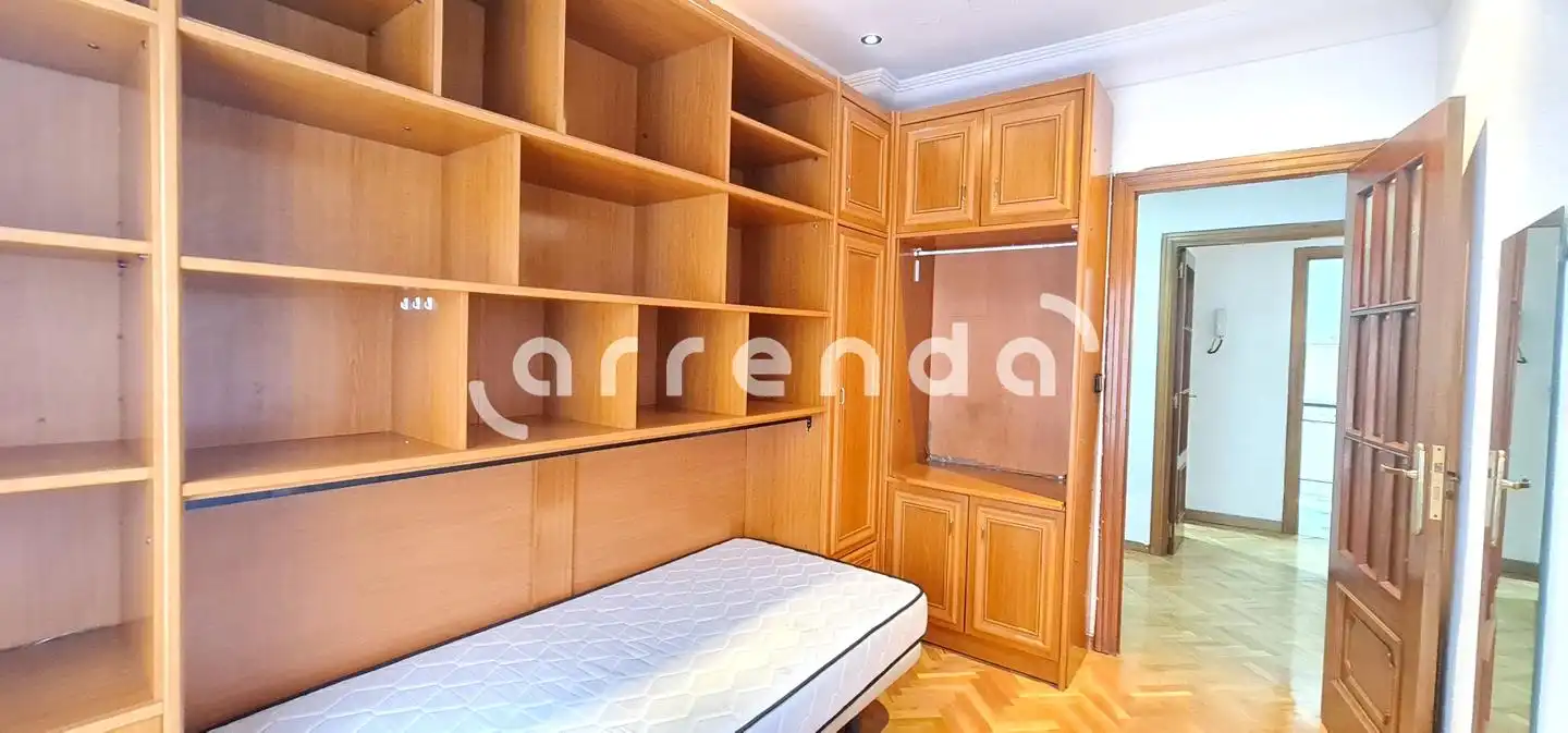 Bedroom of Flat for rent in Madrid  with Heating and Parquet flooring