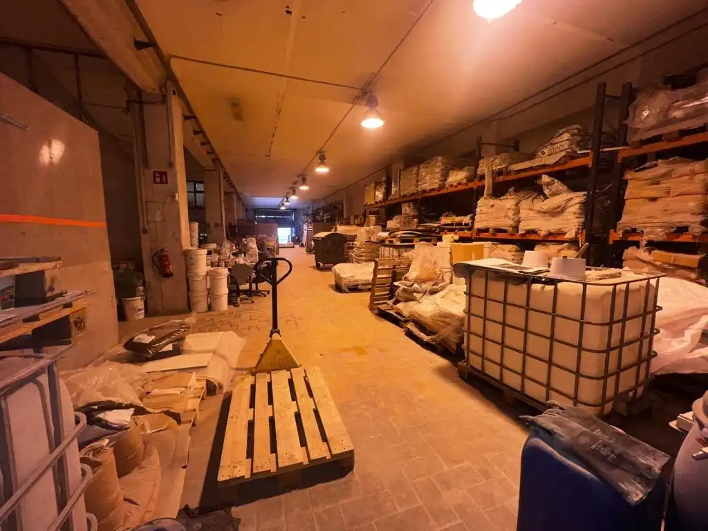Nau industrial en venda en Sant Adrià de Besòs