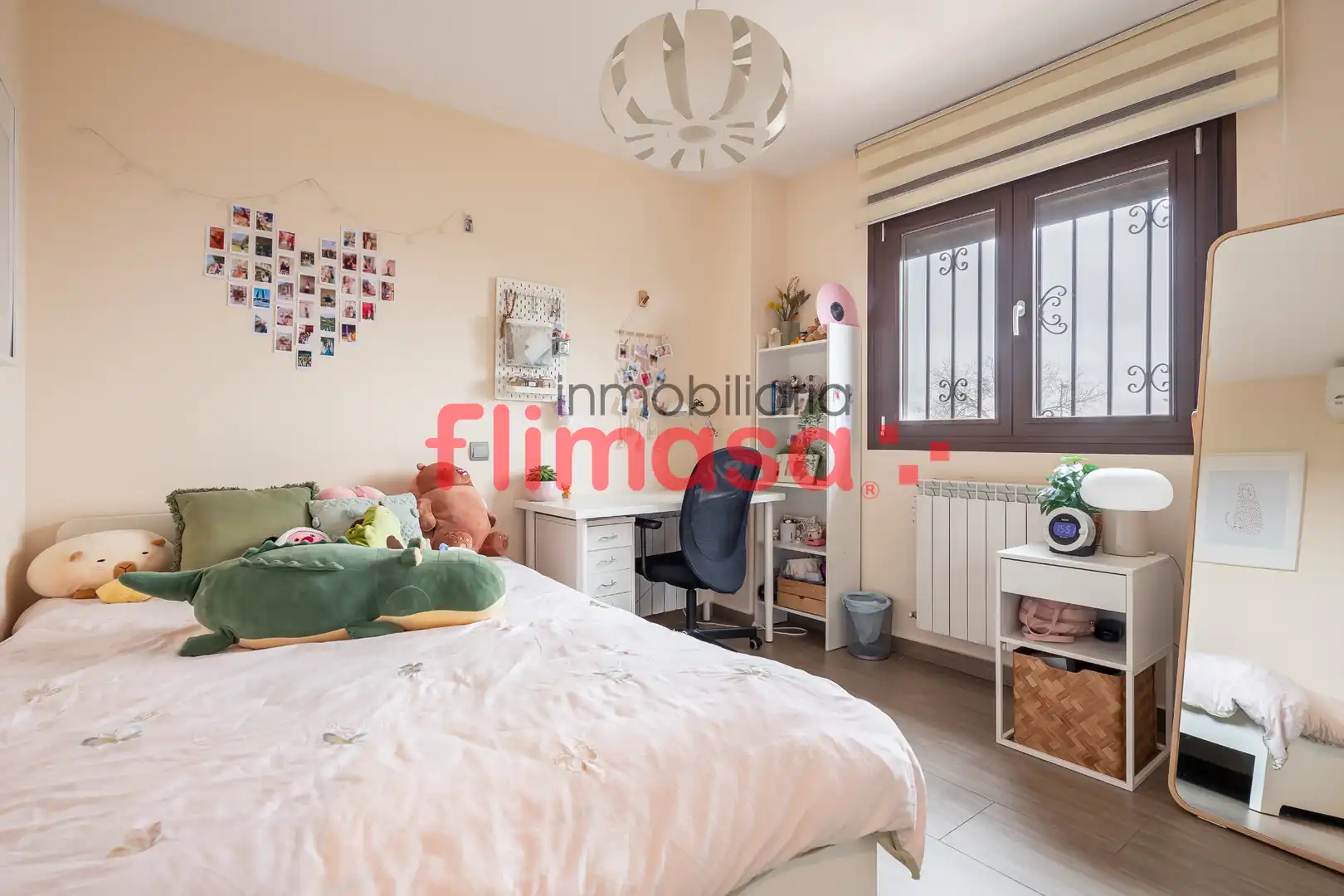 Bedroom of Detached homes for sale in Villaviciosa de Odón  with Air Conditioner, Heating and Terrace