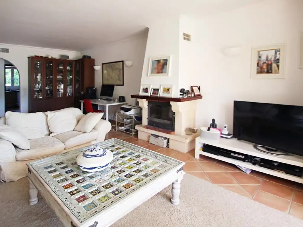 Sala d'estar de Apartament en venda en Calvià amb Aire condicionat, Jardí privat i Terrassa