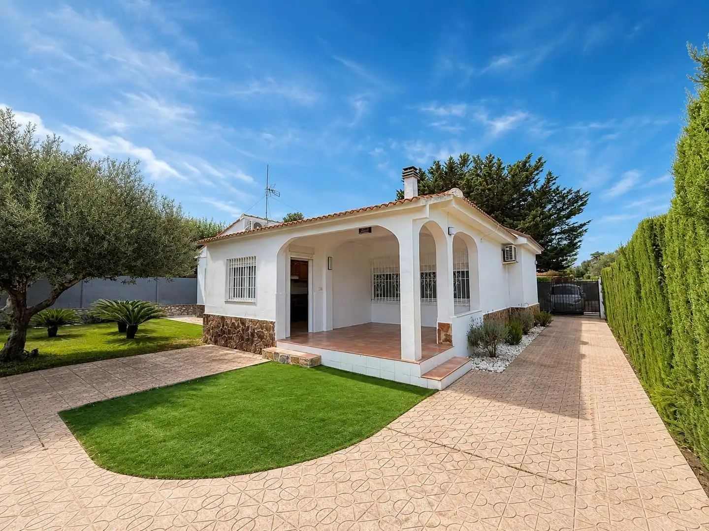 Vista exterior de Casa o chalet en venta en Carlet con Aire acondicionado, Calefacción y Jardín privado