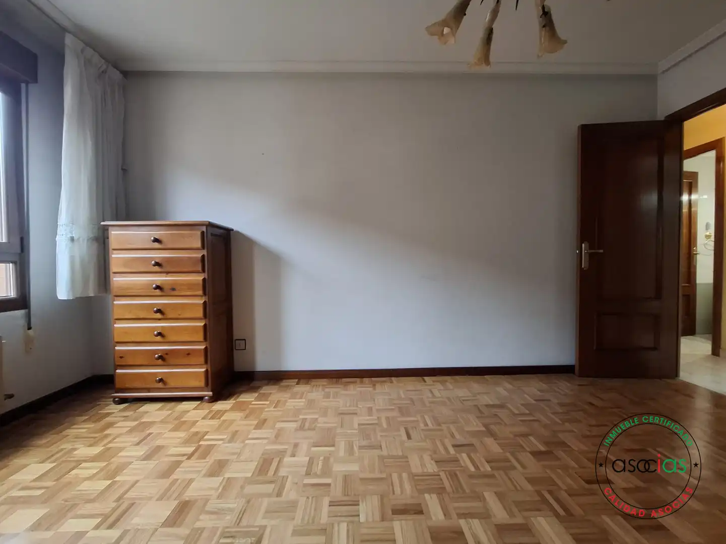 Schlafzimmer von Wohnung zur Miete in Gijón  mit Heizung, Parkett und Möbliert