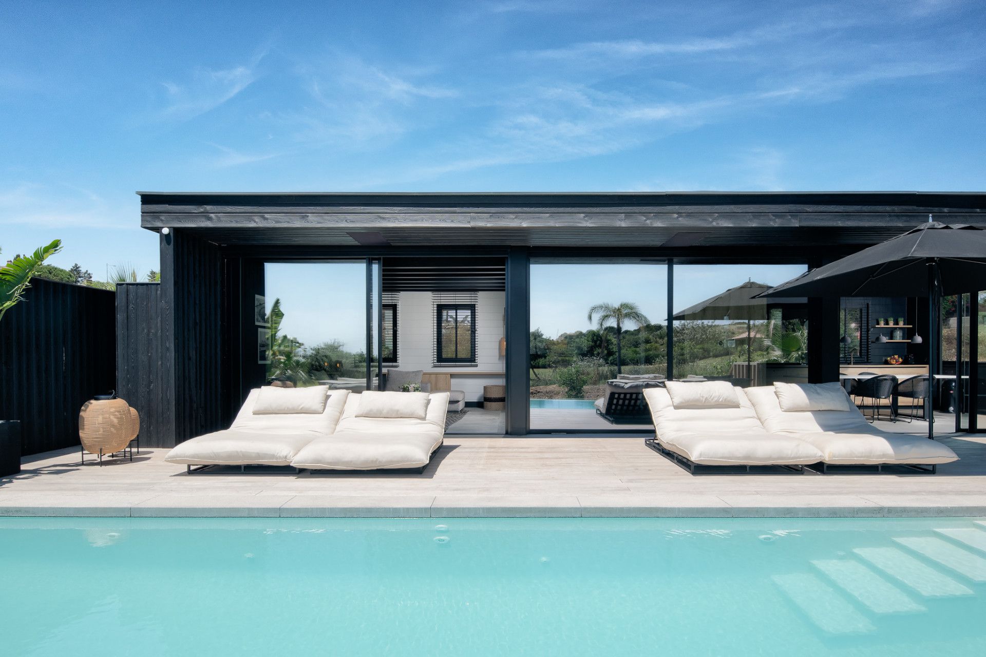 Terrace of House or chalet for sale in Estepona  with Air Conditioner, Heating and Private garden