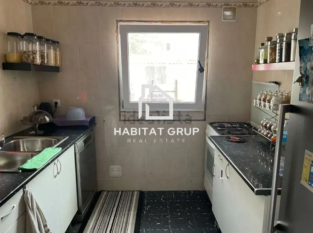 Cocina de Casa adosada en venta en Girona con Calefacción, Terraza y Trastero