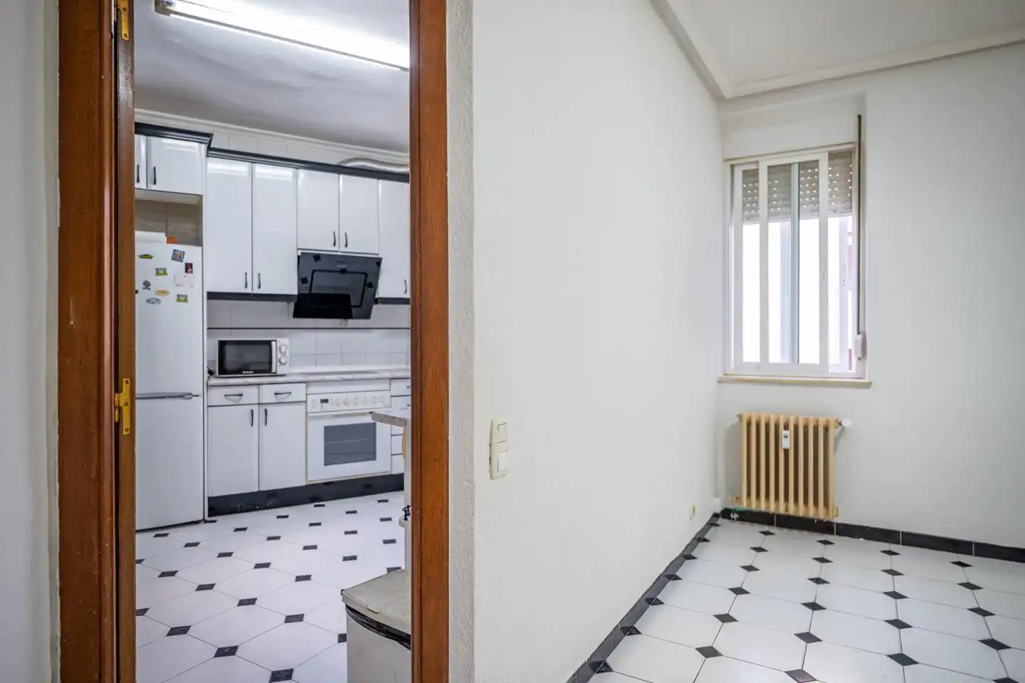 Cuina de Pis en venda en Ávila amb Calefacció, Parquet i Terrassa
