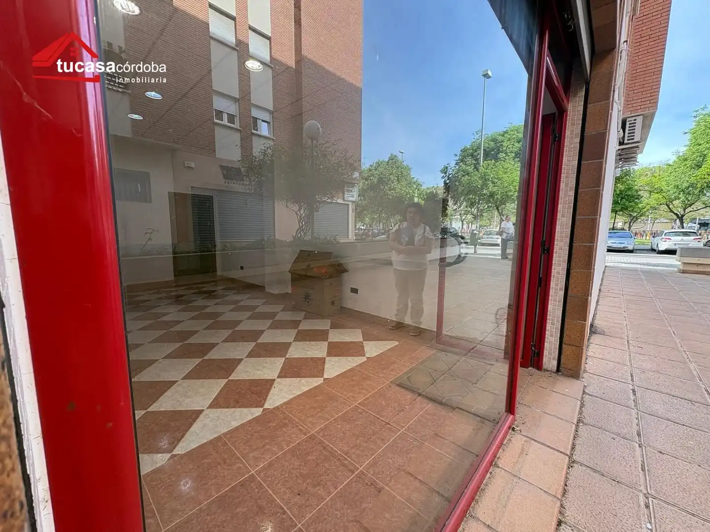 Vista exterior de Local en venta en Córdoba con Aire acondicionado