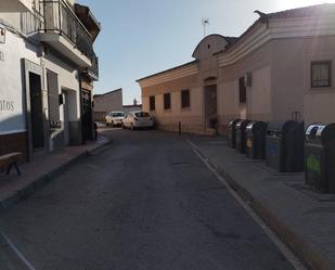 Vista exterior de Local en venda en Los Santos de la Humosa amb Aire condicionat