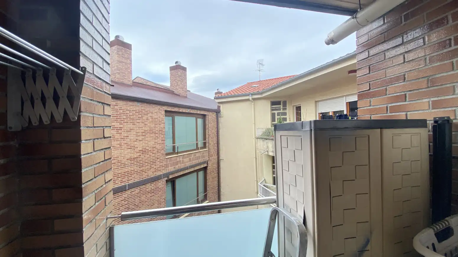 Terrasse von Wohnung zum Verkauf in Los Corrales de Buelna  mit Heizung, Parkett und Möbliert