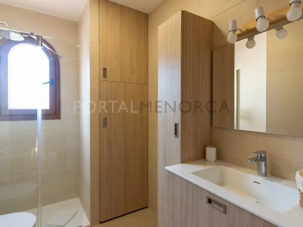 Badezimmer von Wohnungen zum Verkauf in Es Mercadal mit Terrasse