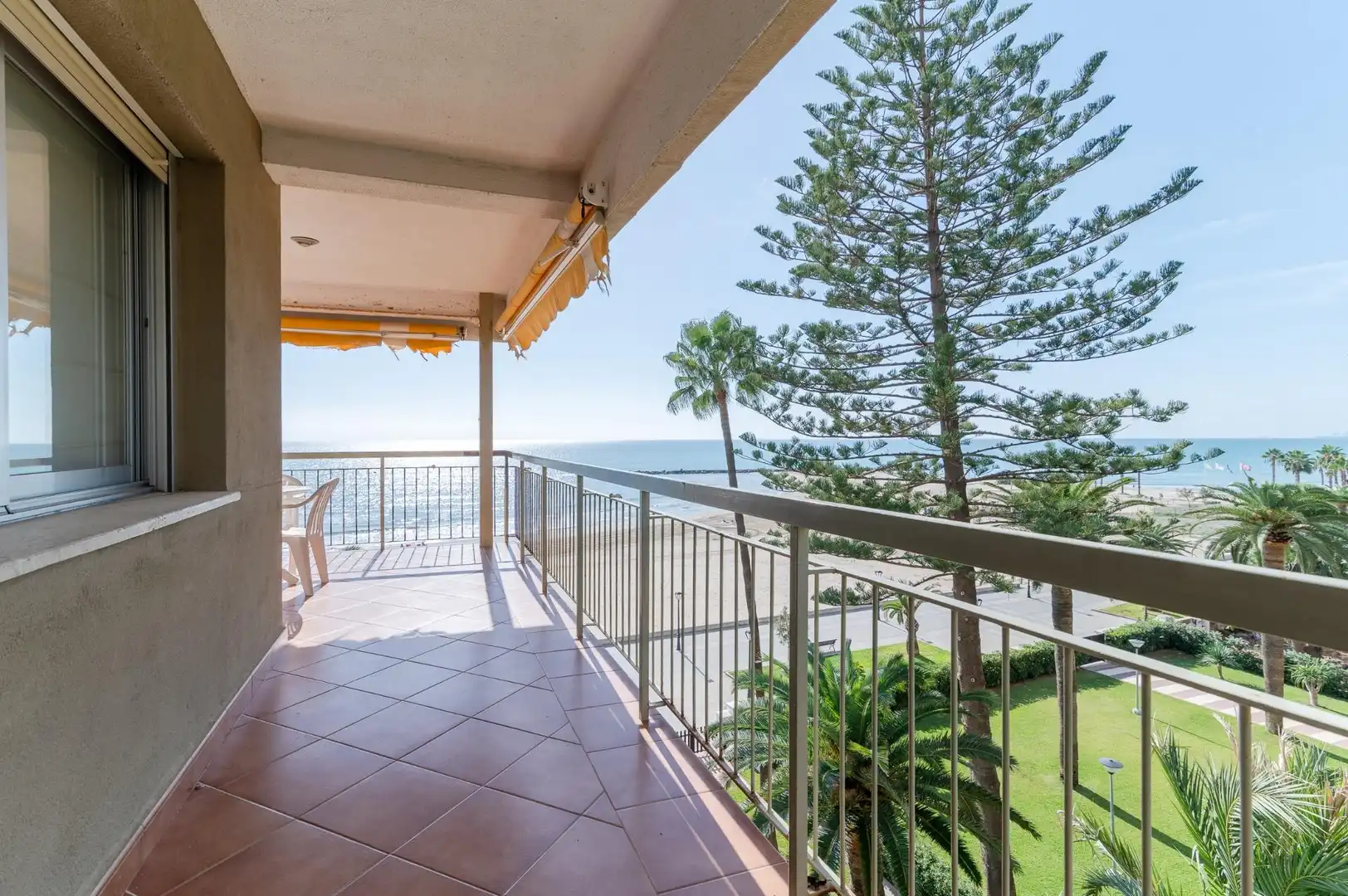 Apartamento con ascensor en venta en Passeig Marítimo Bernat Artola 30, imagen 13