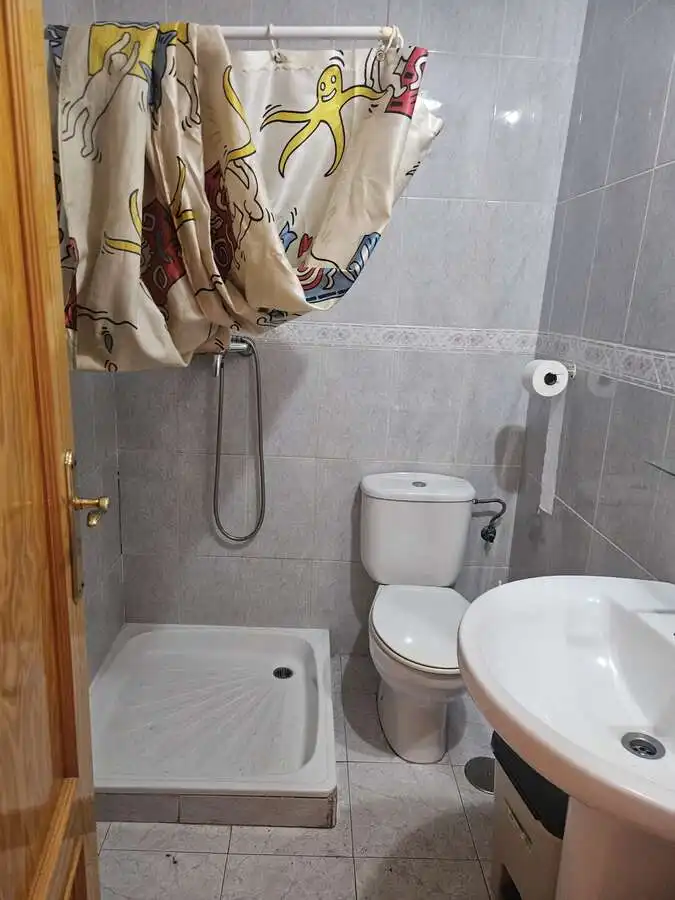 Bany de Pis en venda en Roquetas de Mar amb Aire condicionat, Terrassa i Moblat
