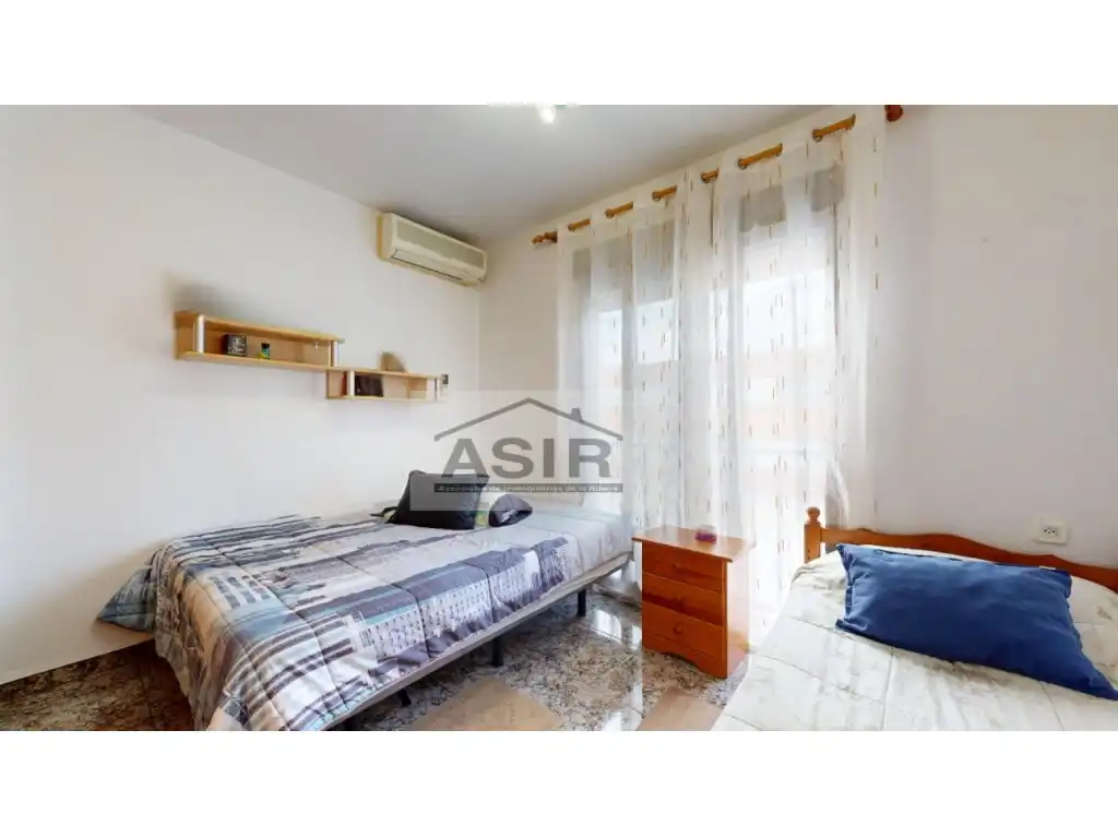 Dormitori de Casa o xalet en venda en La Pobla Llarga amb Aire condicionat i Terrassa