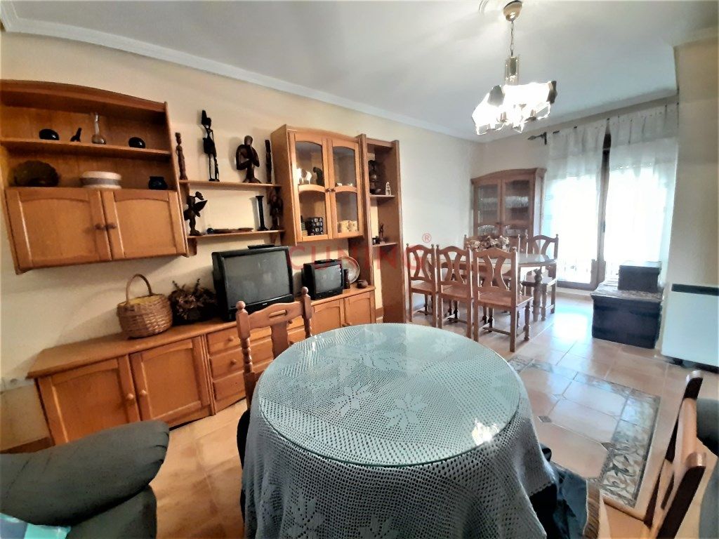 Menjador de Casa o xalet en venda en Cáceres Capital amb Balcó
