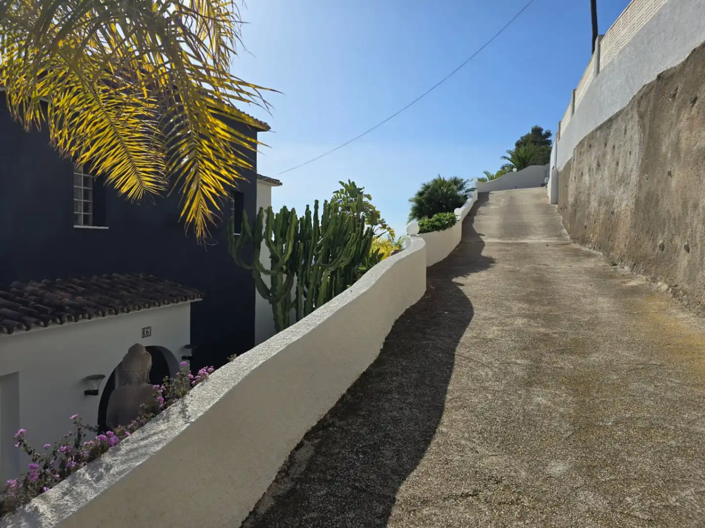 Vista exterior de Casa o chalet en venta en Calpe / Calp con Aire acondicionado, Calefacción y Jardín privado