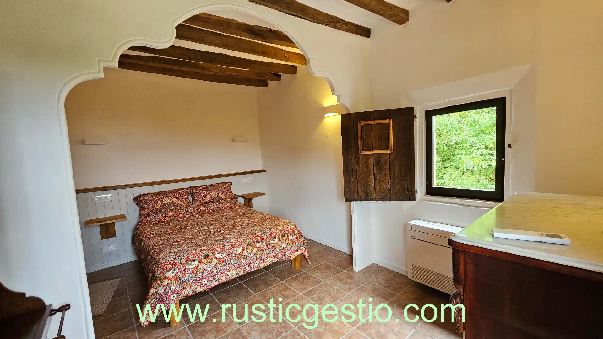 Habitación de Finca rústica en venta en Olot con Aire acondicionado, Jardín privado y Parquet
