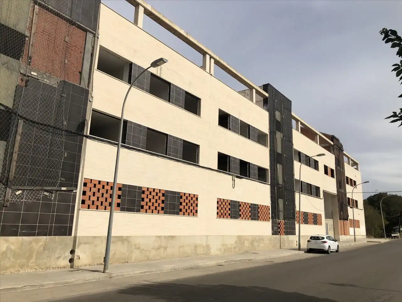 Vista exterior de Edificio en venta en Carcaixent