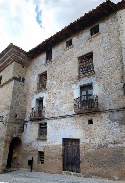 Vista exterior de Casa adosada en venda en Monroyo amb Traster