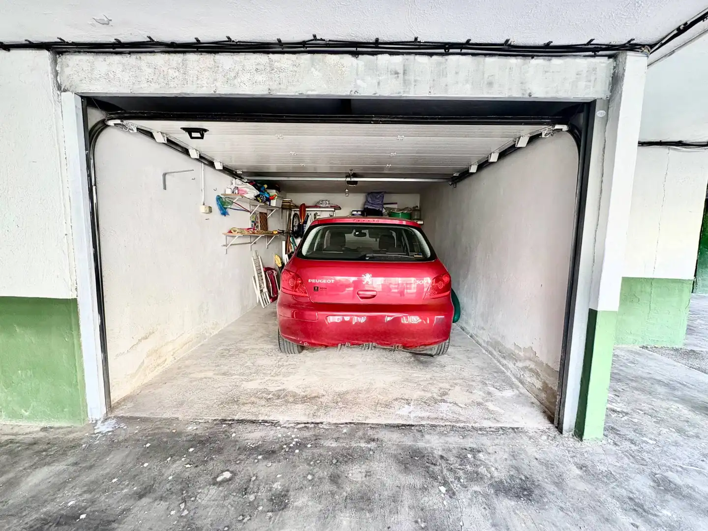Aparcament de Apartament en venda en Salobreña amb Jardí privat, Terrassa i Moblat