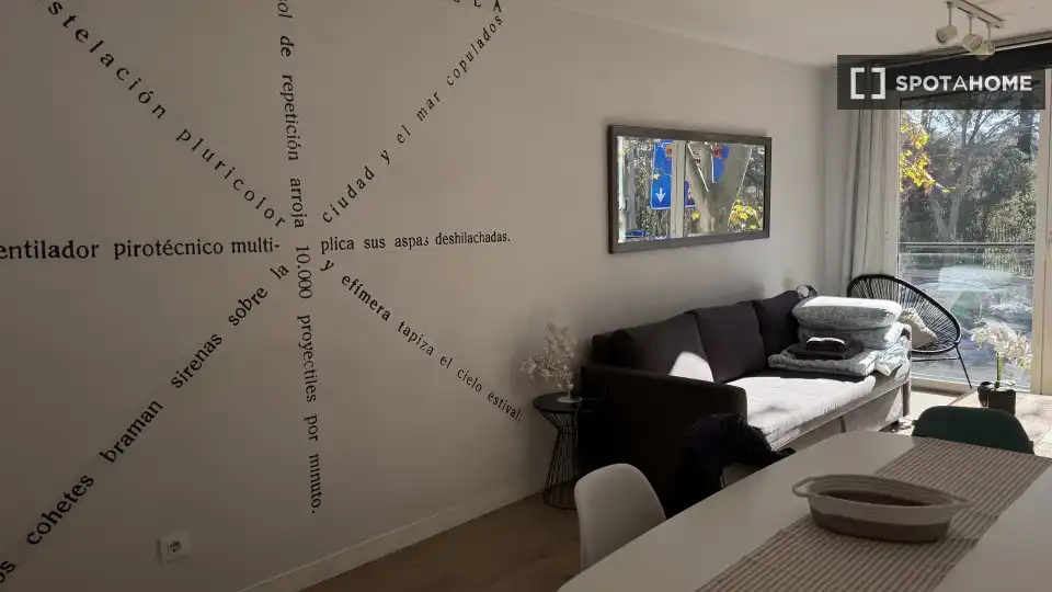 Sala de estar de Piso de alquiler en Madrid con Aire acondicionado, Calefacción y Amueblado