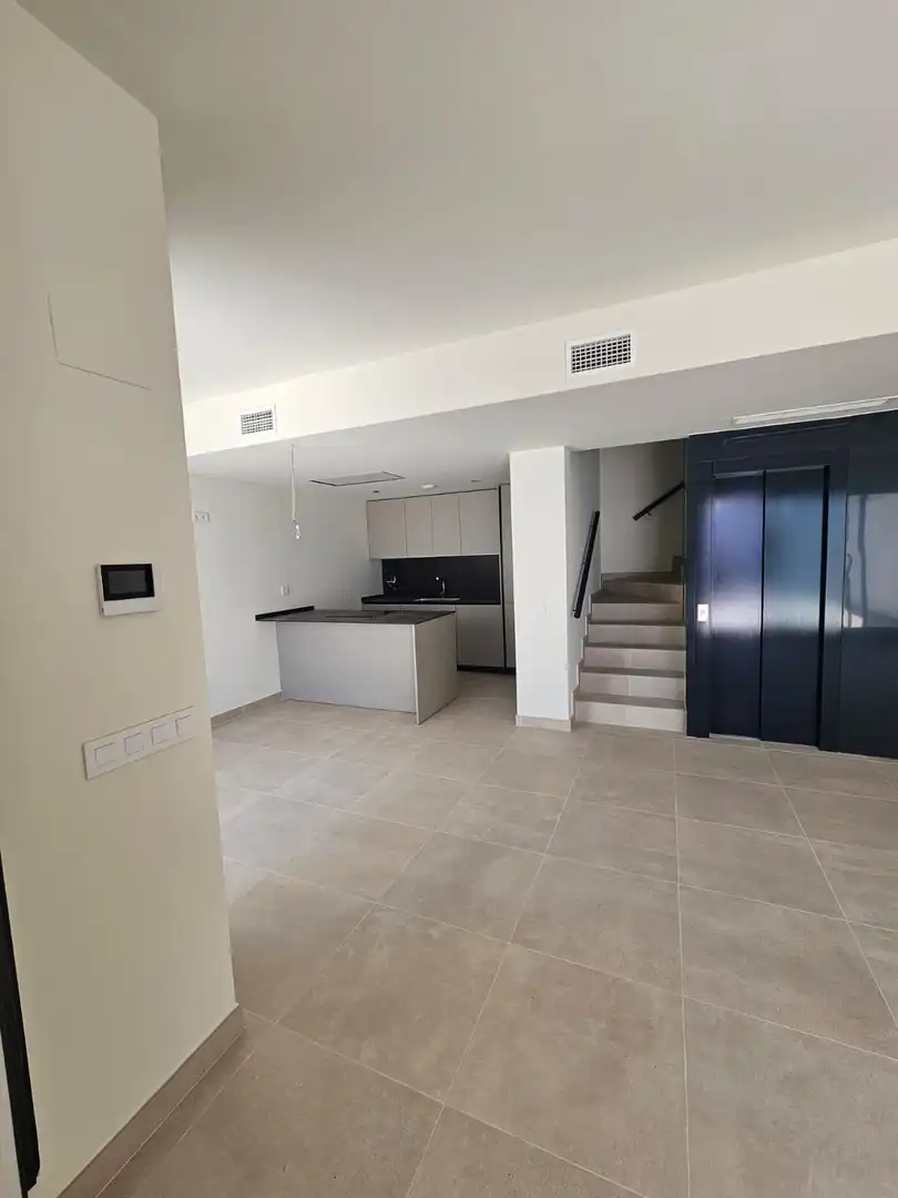 Cuina de Casa adosada en venda en Benalmádena amb Aire condicionat, Jardí privat i Terrassa
