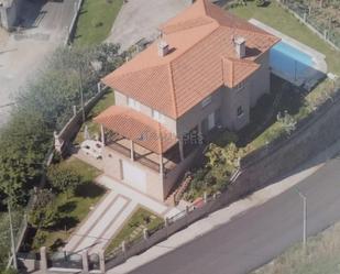 Vista exterior de Casa o xalet en venda en Vigo  amb Calefacció, Jardí privat i Terrassa