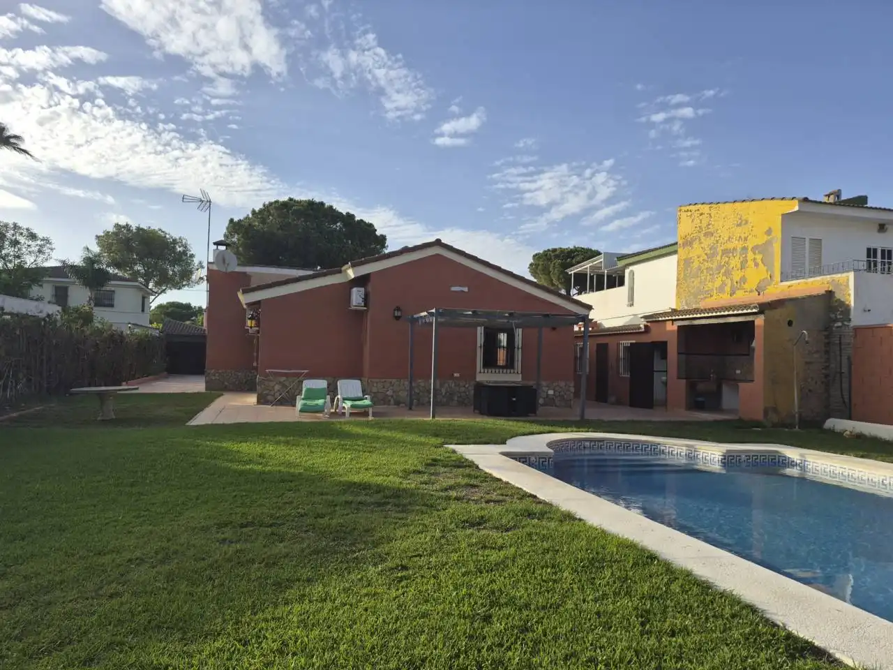 Garden of Houses for rent in Carmona  with Air Conditioner, Heating and Private garden