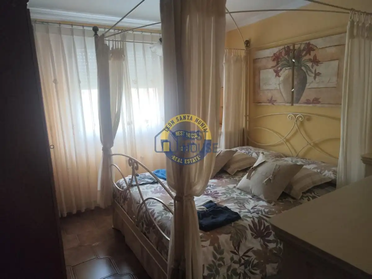Bedroom of Houses for sale in Villanueva de las Manzanas, León