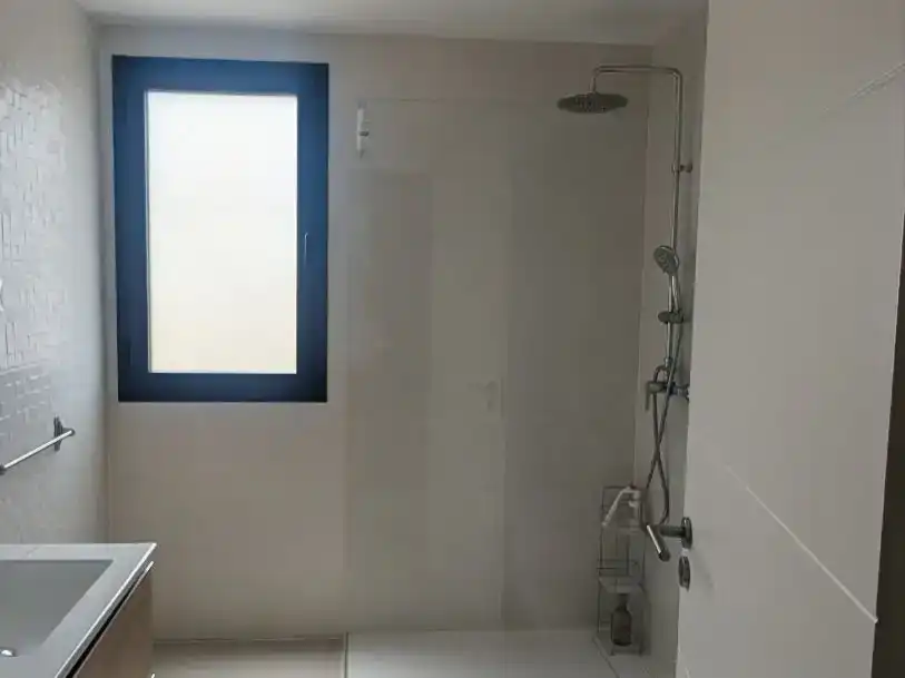 Bany de Pis en venda en Alhaurín de la Torre amb Aire condicionat, Terrassa i Piscina
