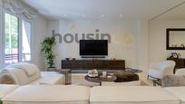 Living room of Flat for sale in  Madrid Capital  with Air Conditioner, Terrace and Oven