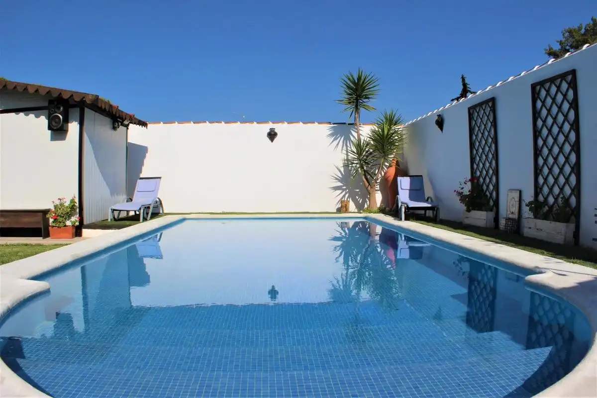 Piscina de Casa o xalet de lloguer en Chiclana de la Frontera amb Jardí privat, Terrassa i Piscina
