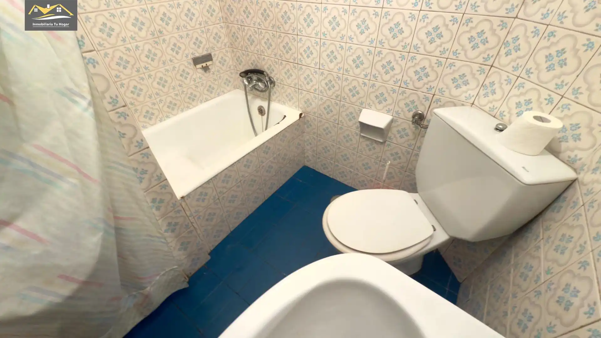 Bathroom of Houses for sale in Ourense Capital   with Private garden, Terrace and Storage room