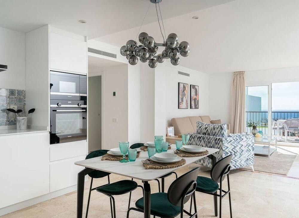 Menjador de Àtic de lloguer en Benahavís amb Aire condicionat, Terrassa i Piscina