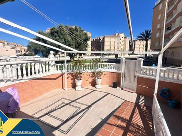Chalet con piscina en venta en Las Viñas