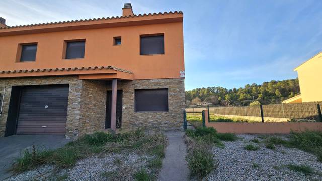 Casa adosada en Venta en Carrer Tramuntana, 5 en Terrades