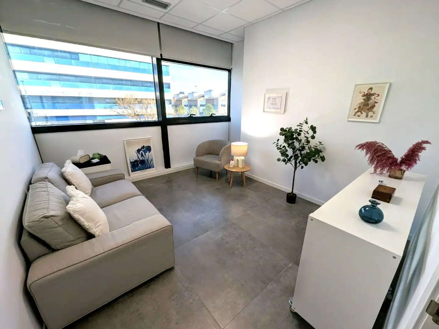 Office for rent in Sevilla  with Air Conditioner, Heating and Furnished