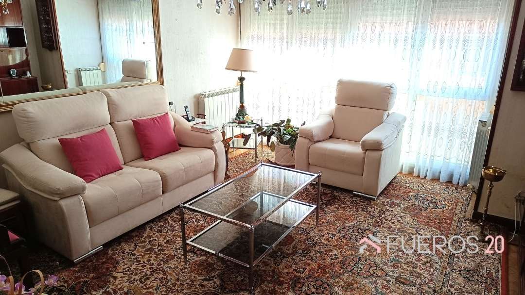 Living room of Flat for sale in Barakaldo   with Heating, Terrace and Furnished