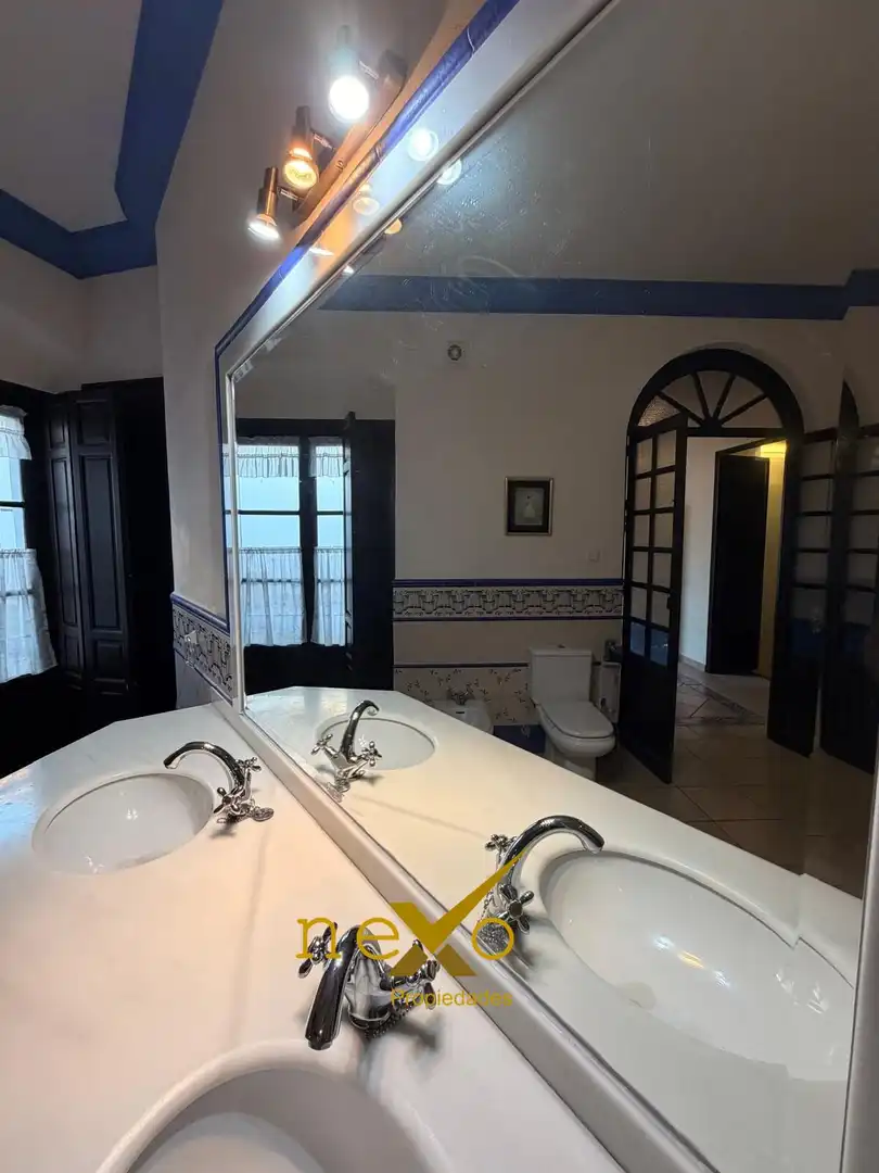 Bany de Casa o xalet en venda en Carmona