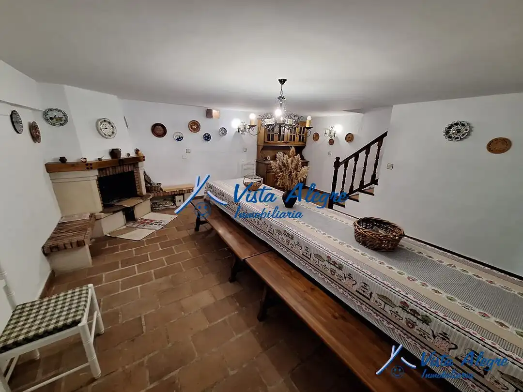 Casa adosada en venda en Anguciana amb Calefacció, Jardí privat i Traster