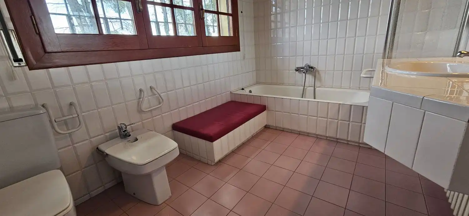 Bany de Casa o xalet en venda en Corbera de Llobregat amb Aire condicionat i Calefacció