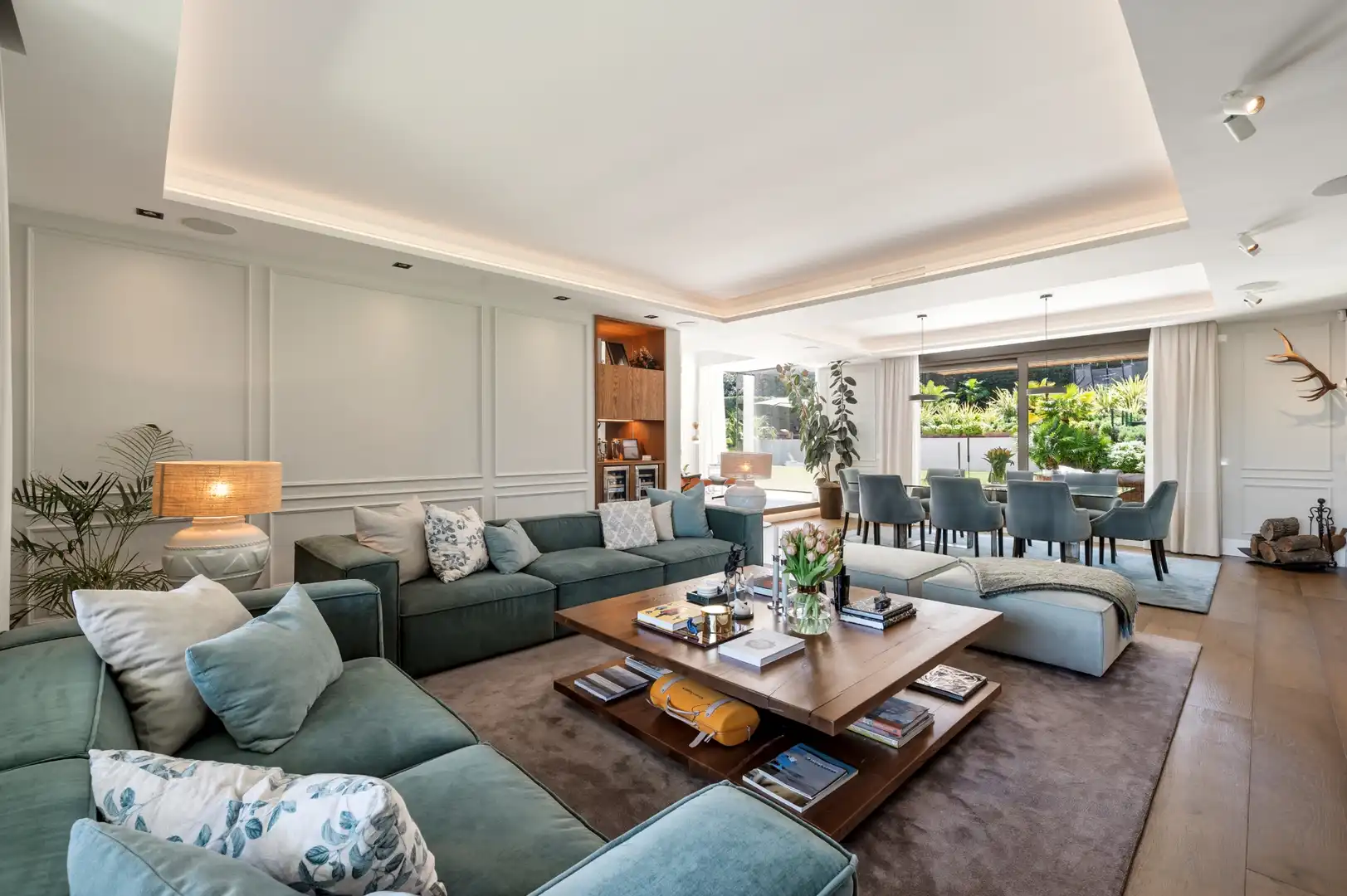 Sala de estar de Casa o chalet en venta en Las Rozas de Madrid con Aire acondicionado, Calefacción y Jardín privado